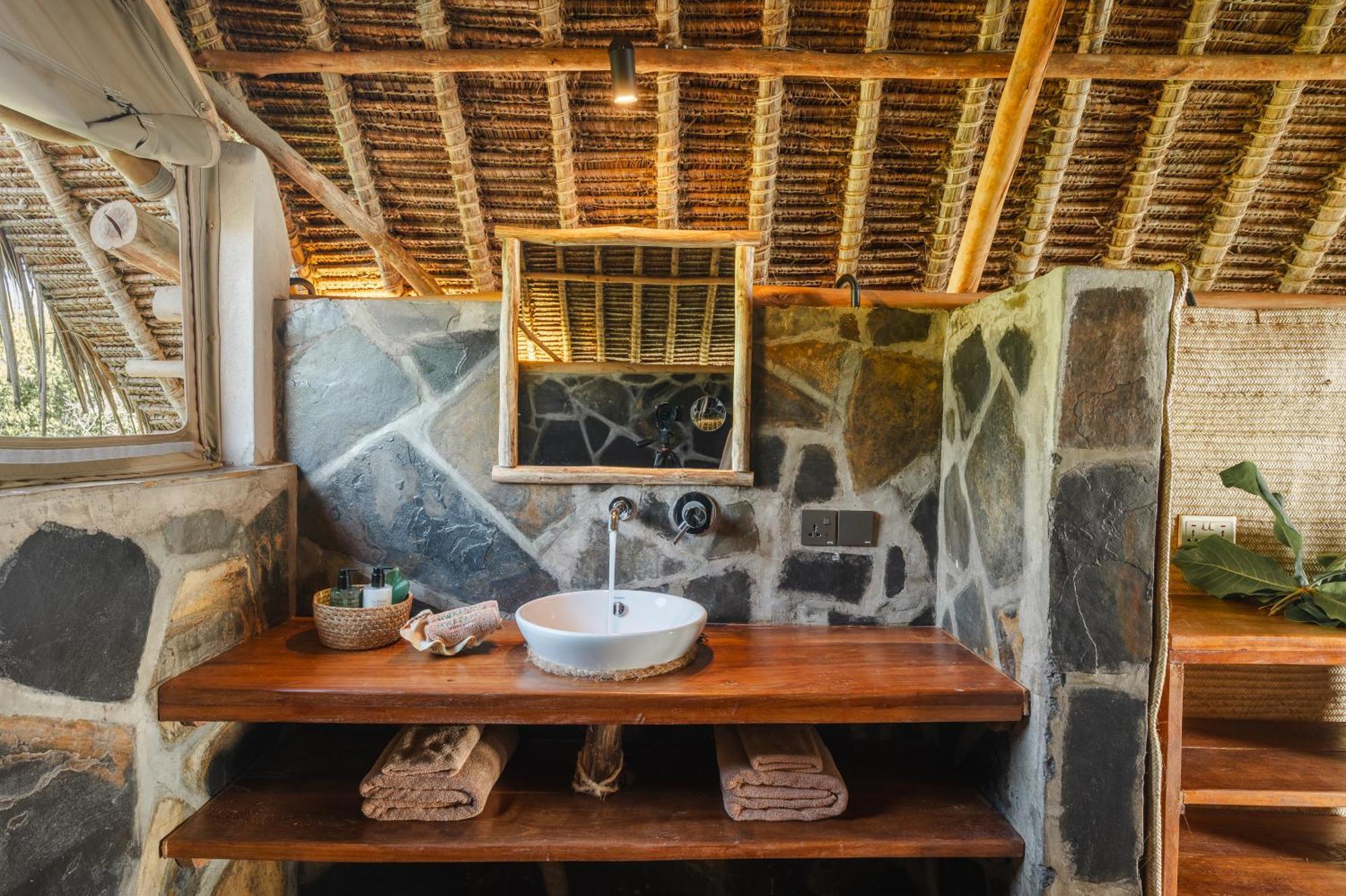 Mwazaro Beach Lodge Shimoni Екстер'єр фото