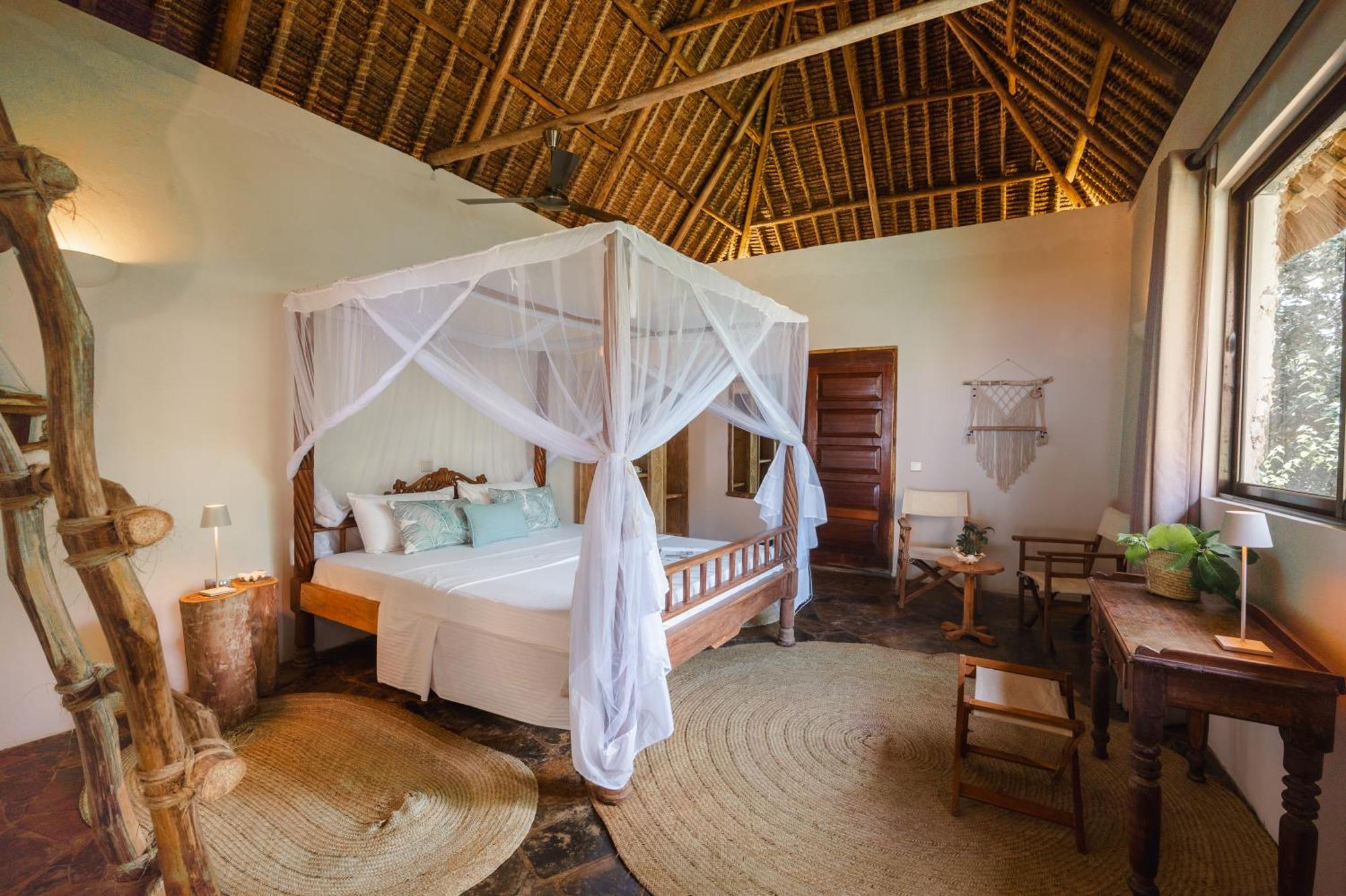Mwazaro Beach Lodge Shimoni Номер фото
