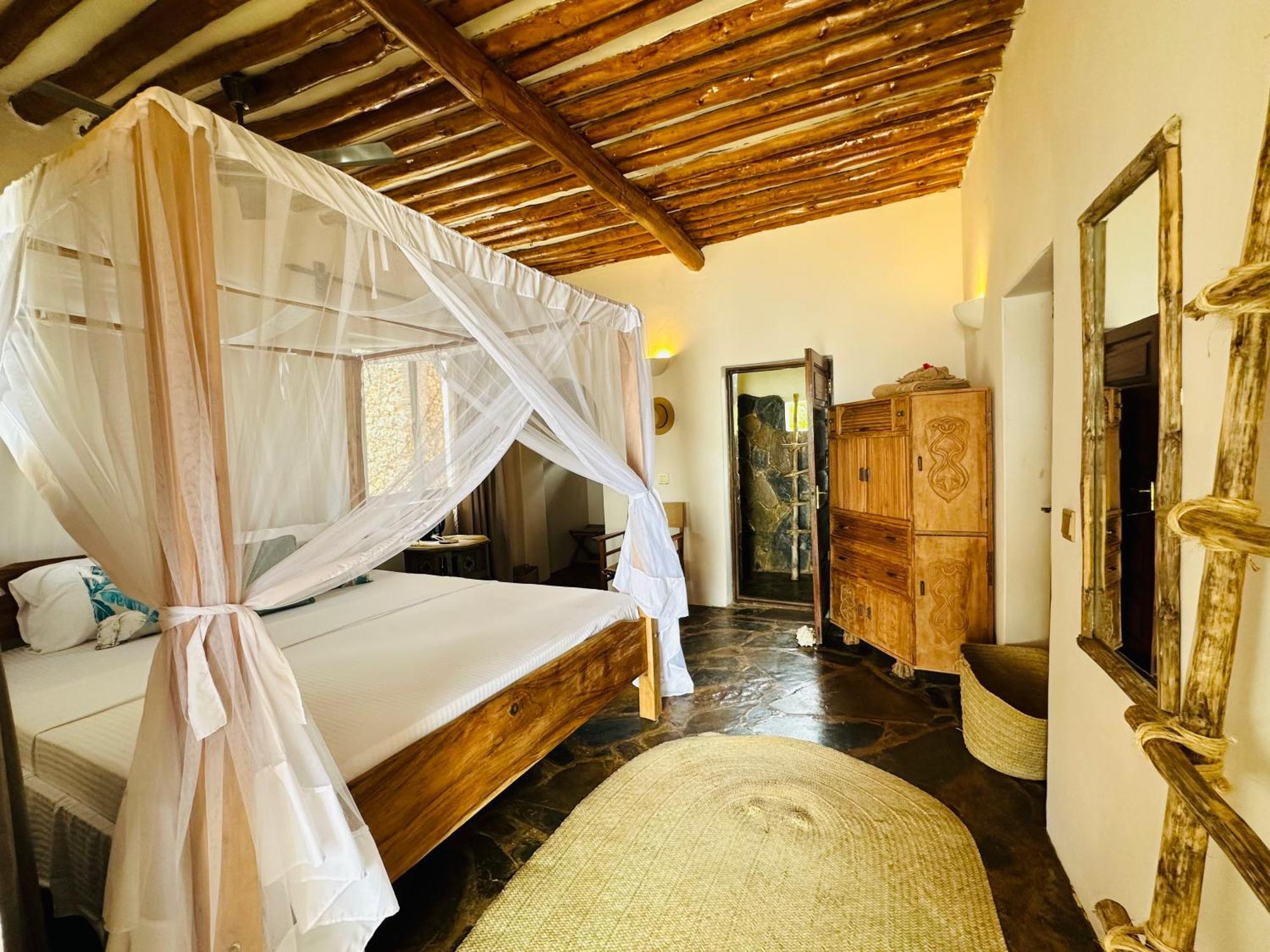 Mwazaro Beach Lodge Shimoni Номер фото