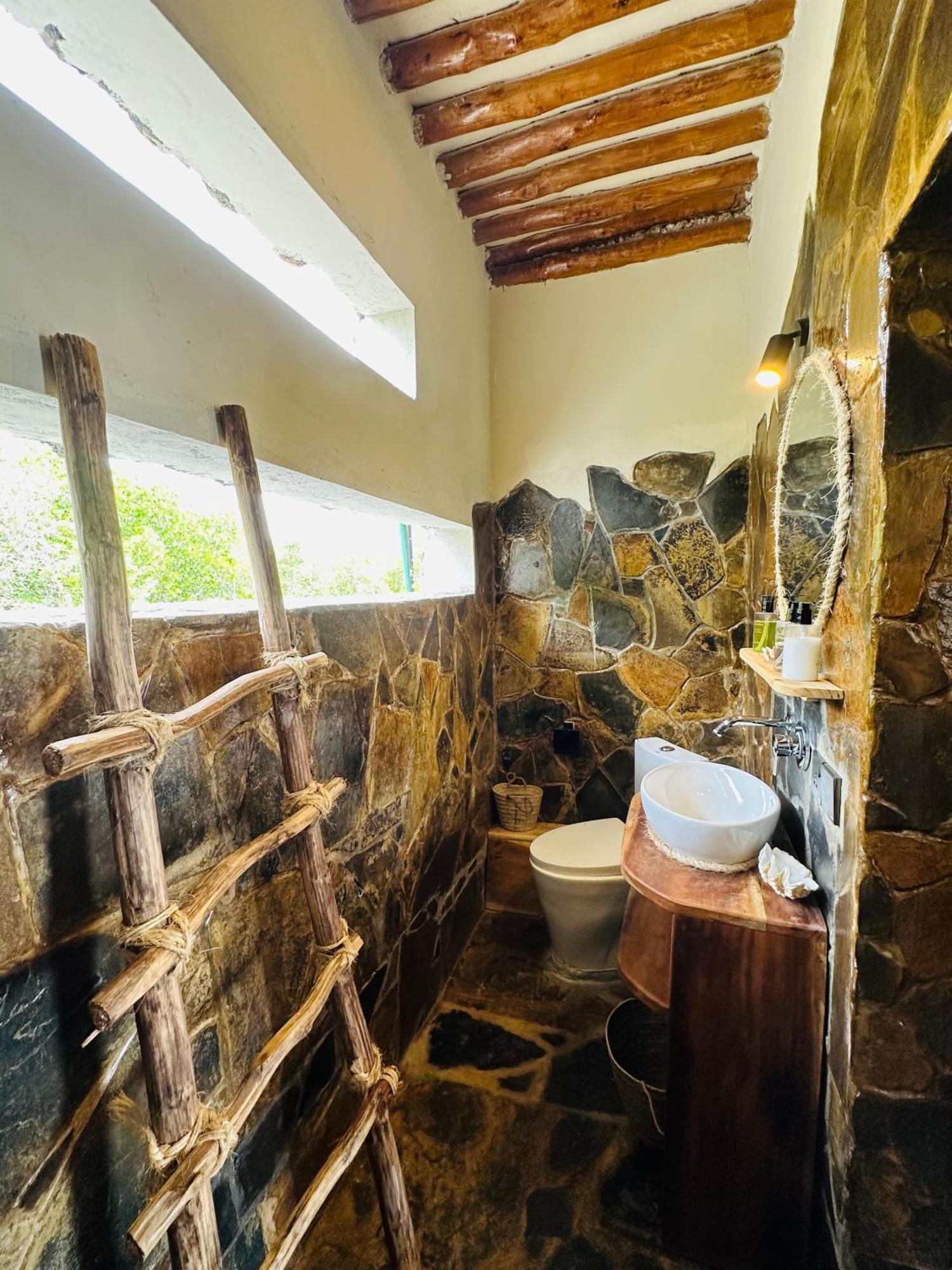 Mwazaro Beach Lodge Shimoni Номер фото