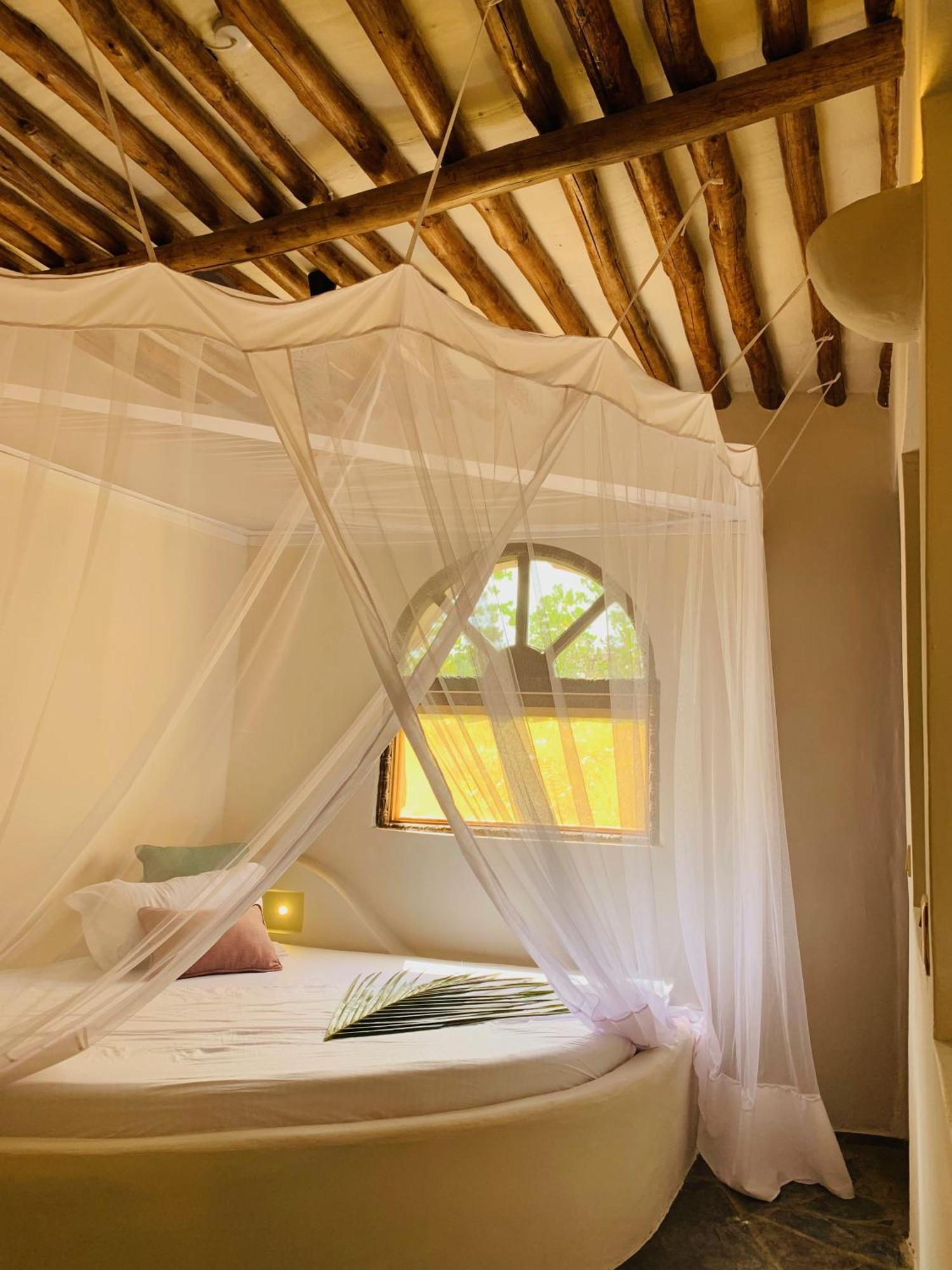 Mwazaro Beach Lodge Shimoni Номер фото