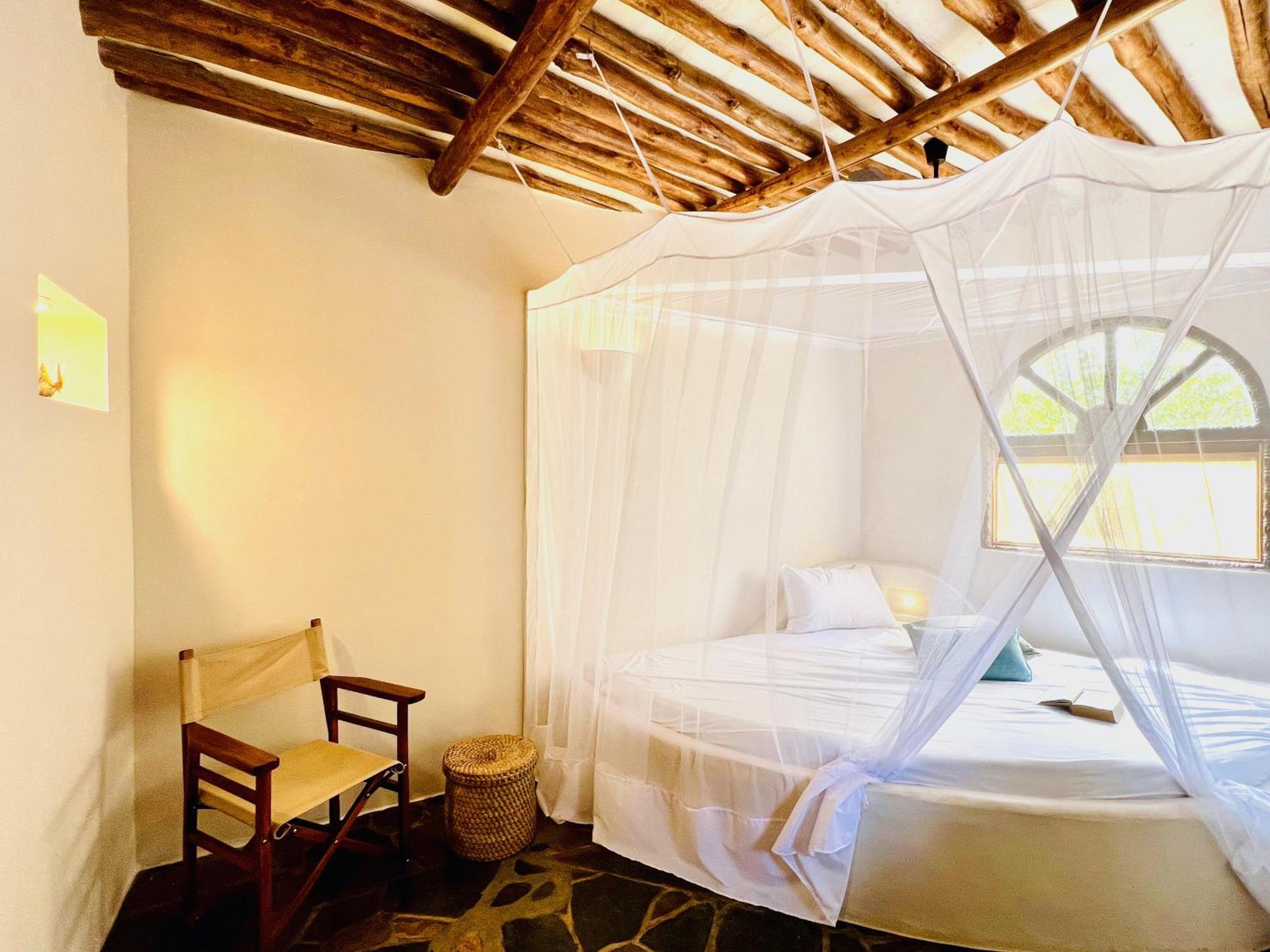 Mwazaro Beach Lodge Shimoni Номер фото